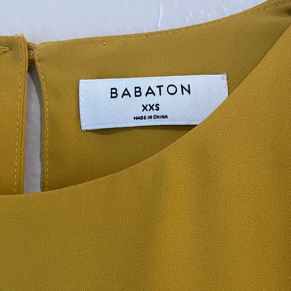 Aritzia | Babaton Golden Sleeveless Tank Top - Picture 2 of 6